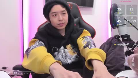 Snapshot of your_little_twink chatting on March 2025 02:46:02 AM Han online show from March 2025 02:46:02 AM