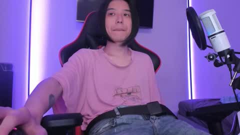 Snapshot of your_little_twink chatting on September 2025 02:33:01 AM Han online show from September 2025 02:33:01 AM