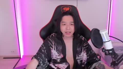 Snapshot of your_little_twink chatting on October 2025 11:18:02 AM Han online show from October 2025 11:18:02 AM