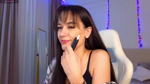 Jessica Loyd online show from March 2026 02:28:01 AM