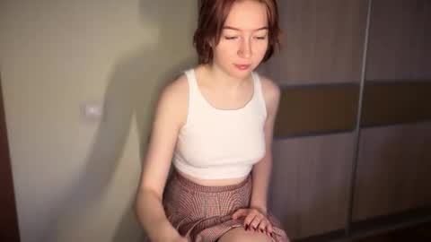 Mia online show from April 2026 05:52:01 AM