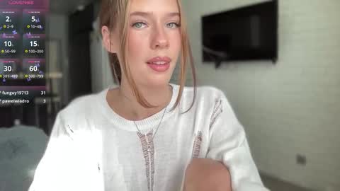 Mia  online show from September 2025 11:03:01 AM