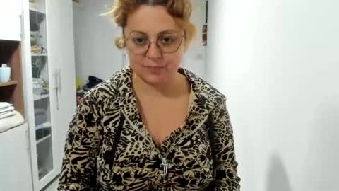 Snapshot of your_victoria chatting on November 2025 09:53:01 PM Your Victoria online show from November 2025 09:53:01 PM