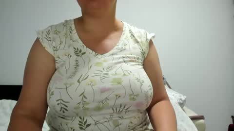 Snapshot of your_victoria chatting on June 2026 11:25:01 PM Your Victoria online show from June 2026 11:25:01 PM