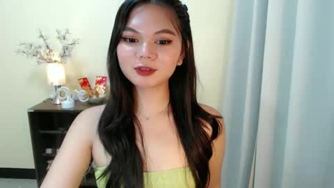 Snapshot of yourangelictransgirl chatting on February 2025 02:13:02 PM Hi its me Yna online show from February 2025 02:13:02 PM