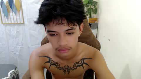 yourasian_eric online show from May 2026 04:53:01 AM