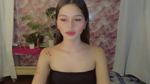 Snapshot of yourfavoratesunshine chatting on May 2026 10:21:01 AM Sunshine online show from May 2026 10:21:01 AM