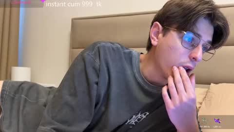 Chris online show from November 2025 05:32:02 AM