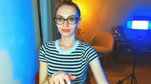 Snapshot of yourladysunshine chatting on April 2026 06:05:01 PM Ksyusha online show from April 2026 06:05:01 PM