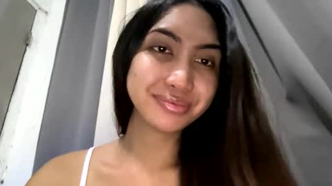 yourlovebella88 online show from January 2026 05:48:02 PM