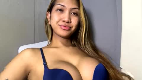 Snapshot of yourlovebella88 chatting on April 2026 04:48:02 AM yourlovebella88 online show from April 2026 04:48:02 AM