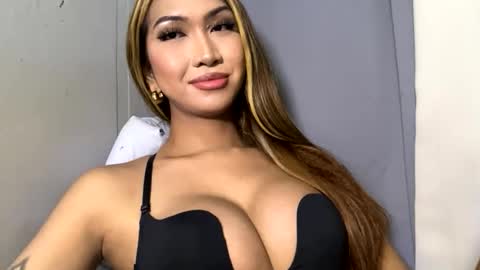 Snapshot of yourlovebella88 chatting on May 2026 08:05:02 PM yourlovebella88 online show from May 2026 08:05:02 PM
