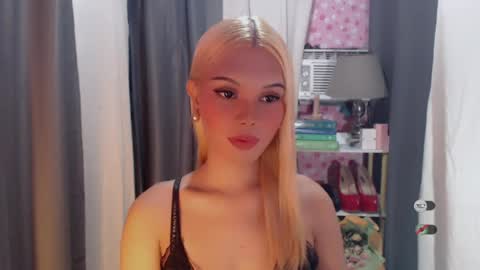 Snapshot of yourlovekylie chatting on July 2026 06:38:02 AM KYLIE MORE online show from July 2026 06:38:02 AM