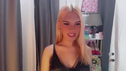 Snapshot of yourlovekylie chatting on July 2026 07:23:01 AM KYLIE MORE online show from July 2026 07:23:01 AM