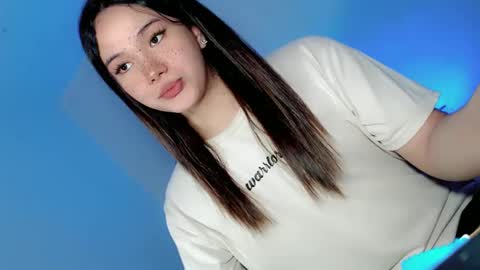 Snapshot of yourlovingpearl chatting on February 2025 08:43:01 AM PEARL online show from February 2025 08:43:01 AM