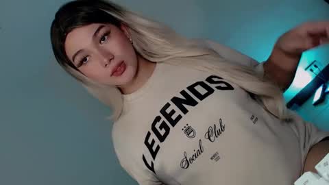 Snapshot of yourlovingpearl chatting on February 2025 09:11:01 AM PEARL online show from February 2025 09:11:01 AM