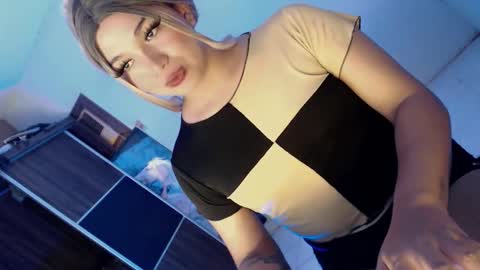 Snapshot of yourlovingpearl chatting on September 2025 01:38:02 AM PEARL online show from September 2025 01:38:02 AM