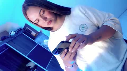 Snapshot of yourlovingpearl chatting on October 2025 04:00:01 AM PEARL online show from October 2025 04:00:01 AM