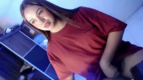 Snapshot of yourlovingpearl chatting on October 2025 04:01:02 AM PEARL online show from October 2025 04:01:02 AM