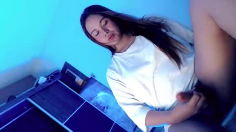 Snapshot of yourlovingpearl chatting on November 2025 02:54:01 AM PEARL online show from November 2025 02:54:01 AM