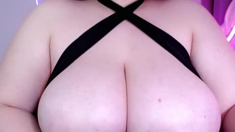 Amina online show from November 2025 02:56:02 AM