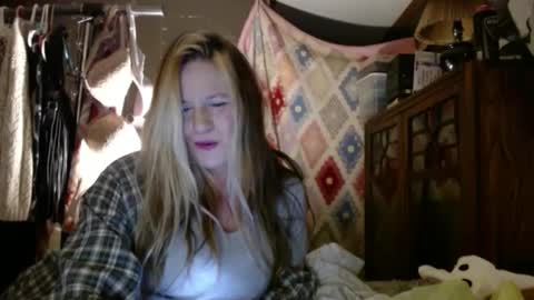 Snapshot of yourmomma999 chatting on March 2025 03:59:02 AM yourmomma999 online show from March 2025 03:59:02 AM