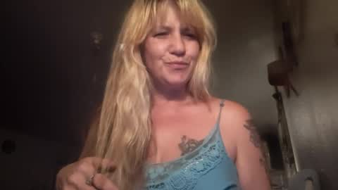 Snapshot of yourmomma999 chatting on July 2026 08:52:01 AM yourmomma999 online show from July 2026 08:52:01 AM