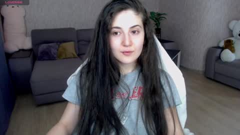 Yourr Muse online show from February 2025 03:45:02 AM