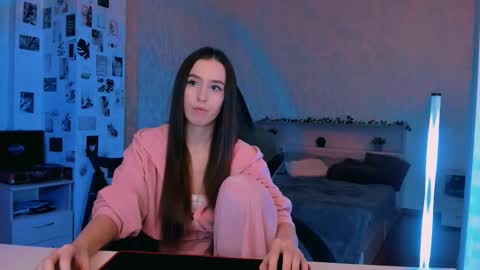 Snapshot of yourrdanceteacher chatting on October 2025 07:36:01 PM Eva online show from October 2025 07:36:01 PM