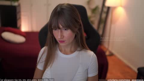 Anastasia online show from November 2025 06:17:01 PM