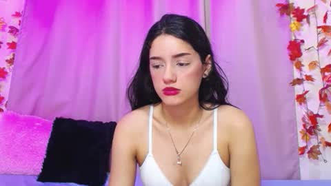 Snapshot of yoursexy18lover chatting on November 2025 07:25:01 AM Lina and roberth online show from November 2025 07:25:01 AM