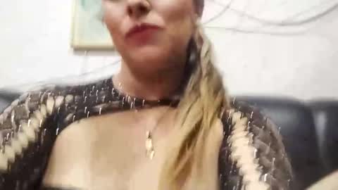 Snapshot of yoursexymature2024 chatting on February 2025 04:39:02 AM yoursexymature2024 online show from February 2025 04:39:02 AM