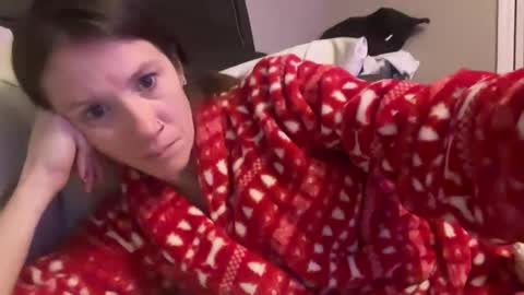 Snapshot of yourstrulylivy chatting on December 2024 01:17:02 PM yourstrulylivy online show from December 2024 01:17:02 PM