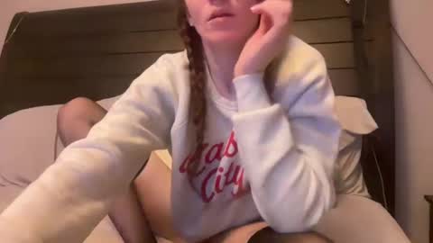 Snapshot of yourstrulylivy chatting on January 2025 12:27:02 AM yourstrulylivy online show from January 2025 12:27:02 AM