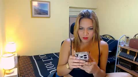 Snapshot of yoursweetangelxxx chatting on February 2025 10:09:01 AM YourDreamgirl online show from February 2025 10:09:01 AM