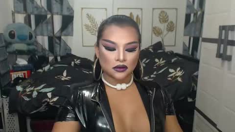 Snapshot of yourtrannyqueenxxx chatting on September 2025 10:21:02 PM Anastacia Grey online show from September 2025 10:21:02 PM