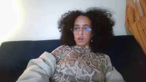 elizabeth  ju   online show from December 2024 11:46:02 PM