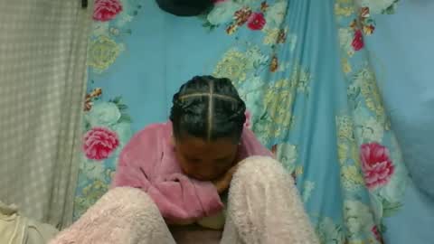 yrrinah online show from October 2025 10:18:02 PM