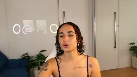 Ysenne online show from June 2026 07:05:01 PM