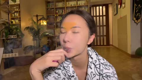 lili online show from December 2025 03:30:02 PM