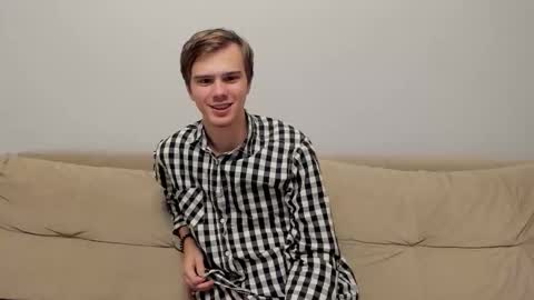 Yue Lang and Samm online show from November 2025 08:22:02 PM