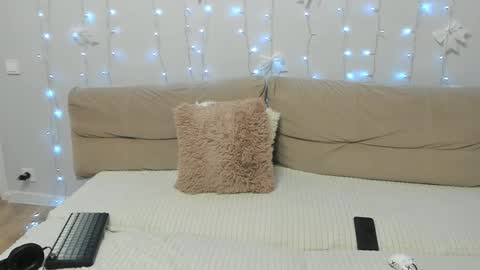 Yue Lang and Samm online show from May 2026 01:56:01 AM