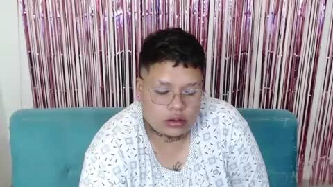 yul and val couple online show from December 2025 01:26:02 AM