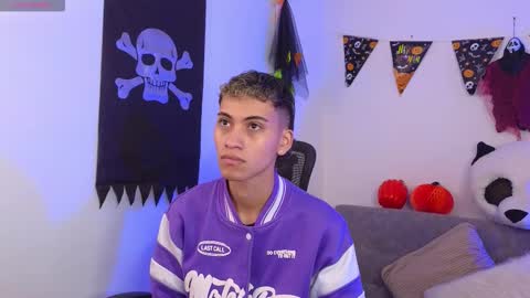 yulian_vasquez online show from October 2025 12:20:01 PM