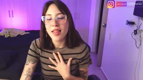 Snapshot of yulienne chatting on November 2025 01:37:01 AM Yulienne online show from November 2025 01:37:01 AM