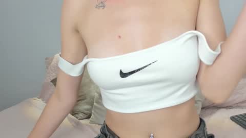 Snapshot of yulievans chatting on December 2024 10:06:02 PM yulievans online show from December 2024 10:06:02 PM