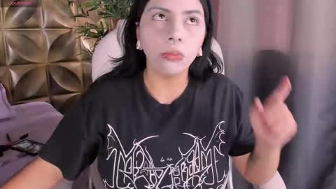 YUMEKO  online show from October 2025 06:41:01 PM