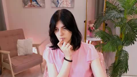 Snapshot of yumeko_tan chatting on February 2026 01:43:01 PM Yumi online show from February 2026 01:43:01 PM