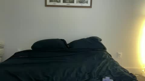 yumiandwolf online show from February 2025 02:29:02 AM