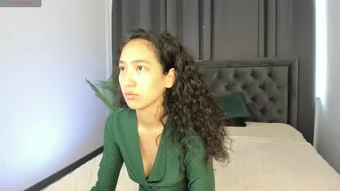 Snapshot of yummy_lamii chatting on July 2026 03:44:01 AM Cindey online show from July 2026 03:44:01 AM